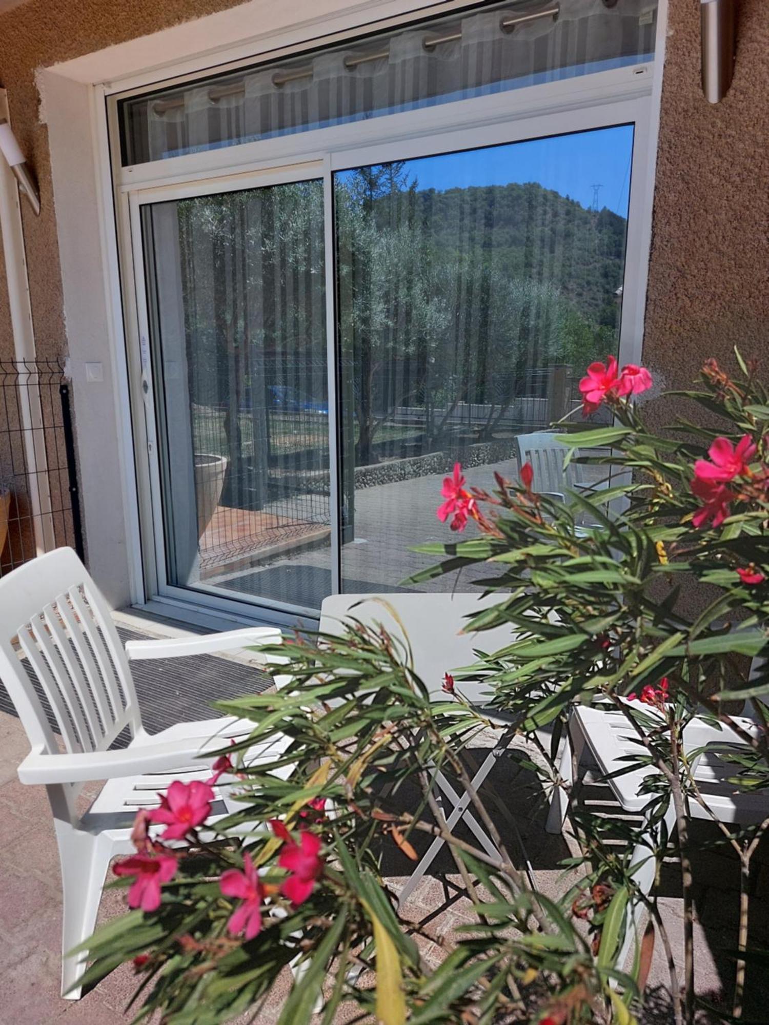 Souvenirs De Provence, Charmant Appartement Neuf 3 Etoiles Digne-les-Bains Exteriör bild